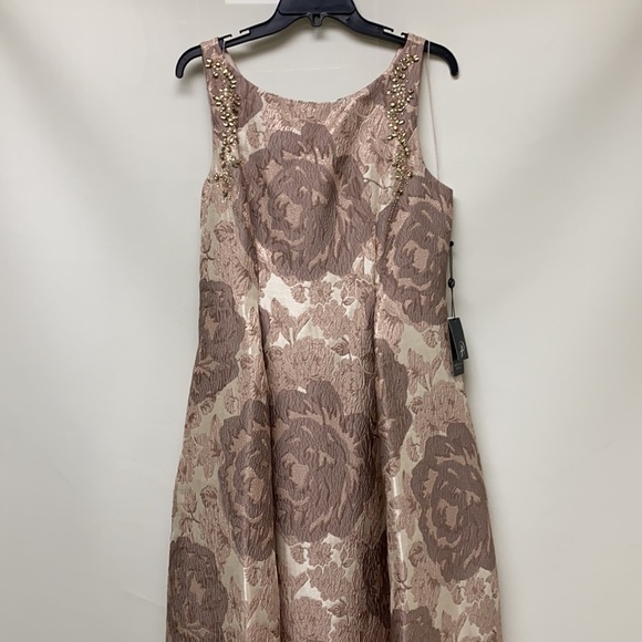 Adrianna-Papell Jacquard sleeveless long Gown - Picture 11 of 12